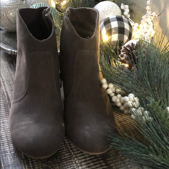 Report Brown Booties Size 8 - Picture 2 of 8